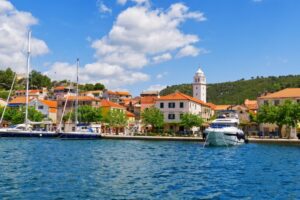 Ist es möglich, eine Yacht für ein Wochenende/weniger als 7 Tage zu buchen?