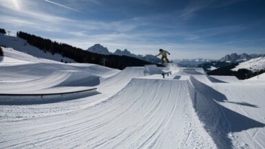 Frühlings-Snowparks in Österreich
